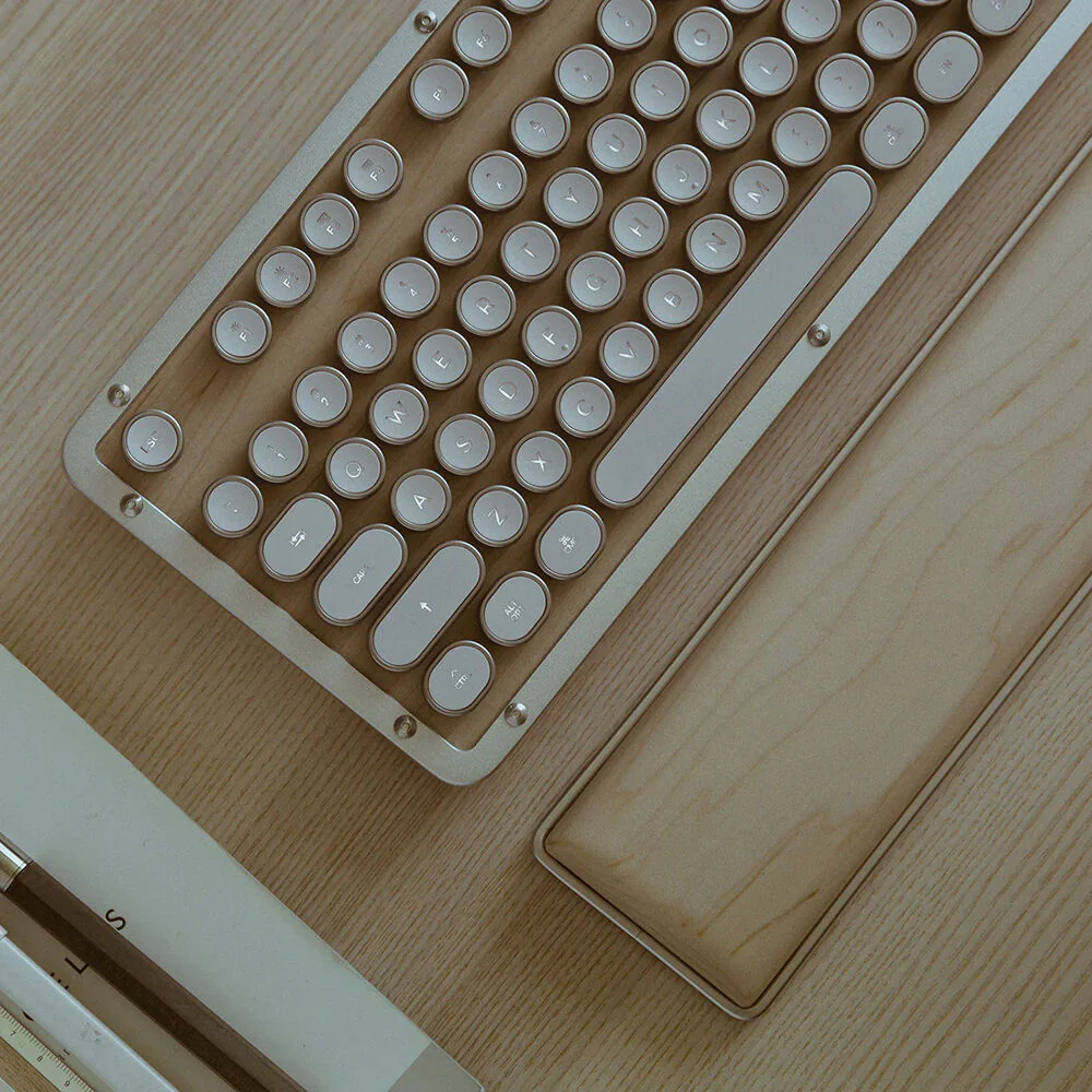 AZIO Retro Classic USB Backlit Mechanical Keyboard (Maple) - Image 4