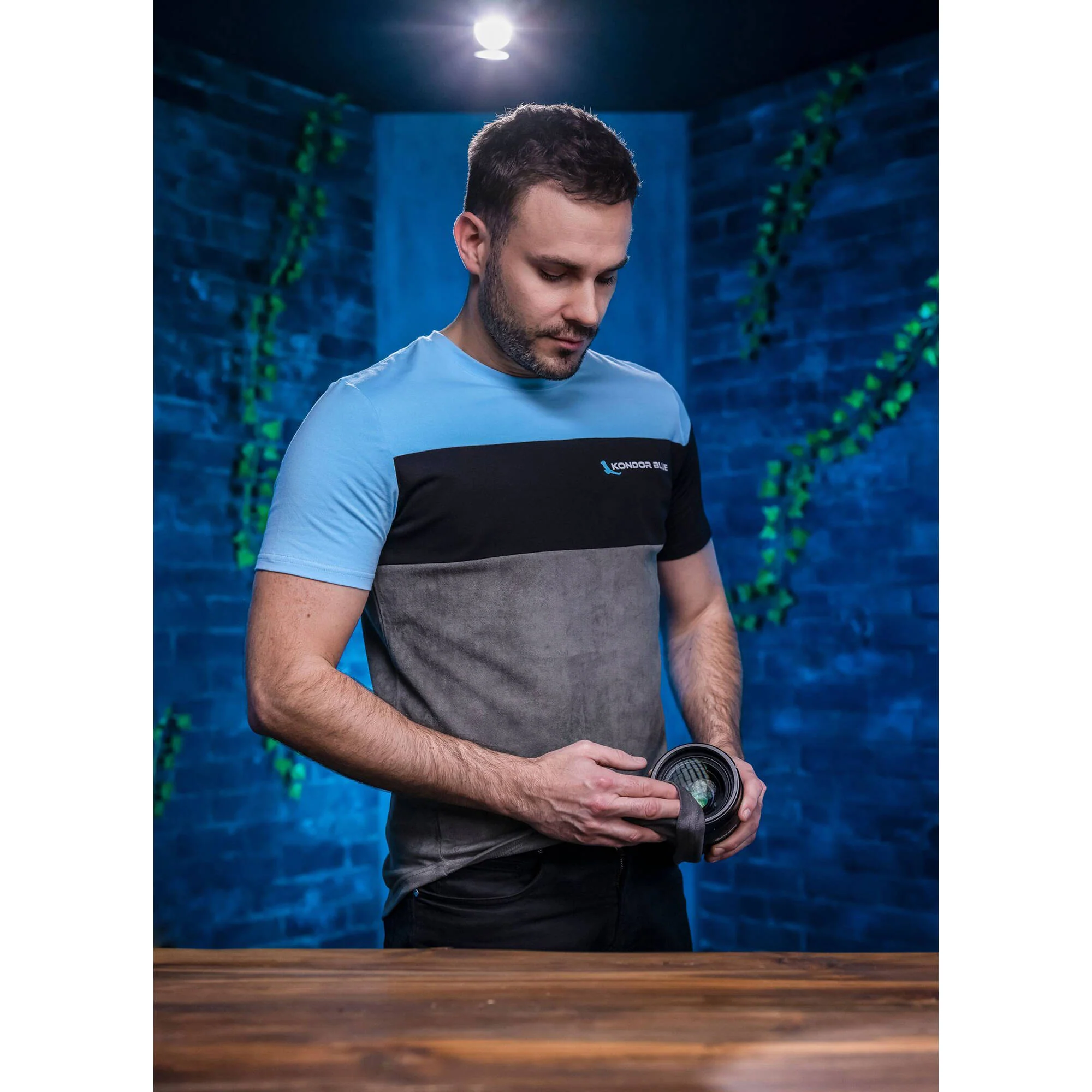 Kondor Blue Short Sleeve TriColor Lens Cleaning T-Shirt (XS) - Image 4