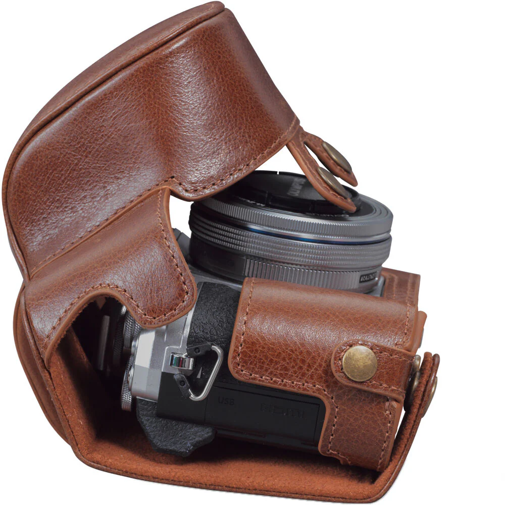 MegaGear Brown Ever Ready Genuine Leather Camera Case - Image 6