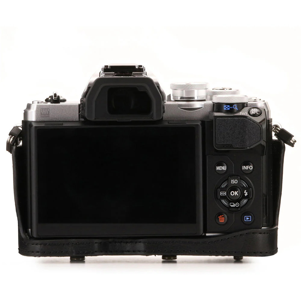 MegaGear Ever Ready Leather Camera Case for Olympus OM-D E-M10 Mark III with 14-42mm Lens (Black) - Image 4