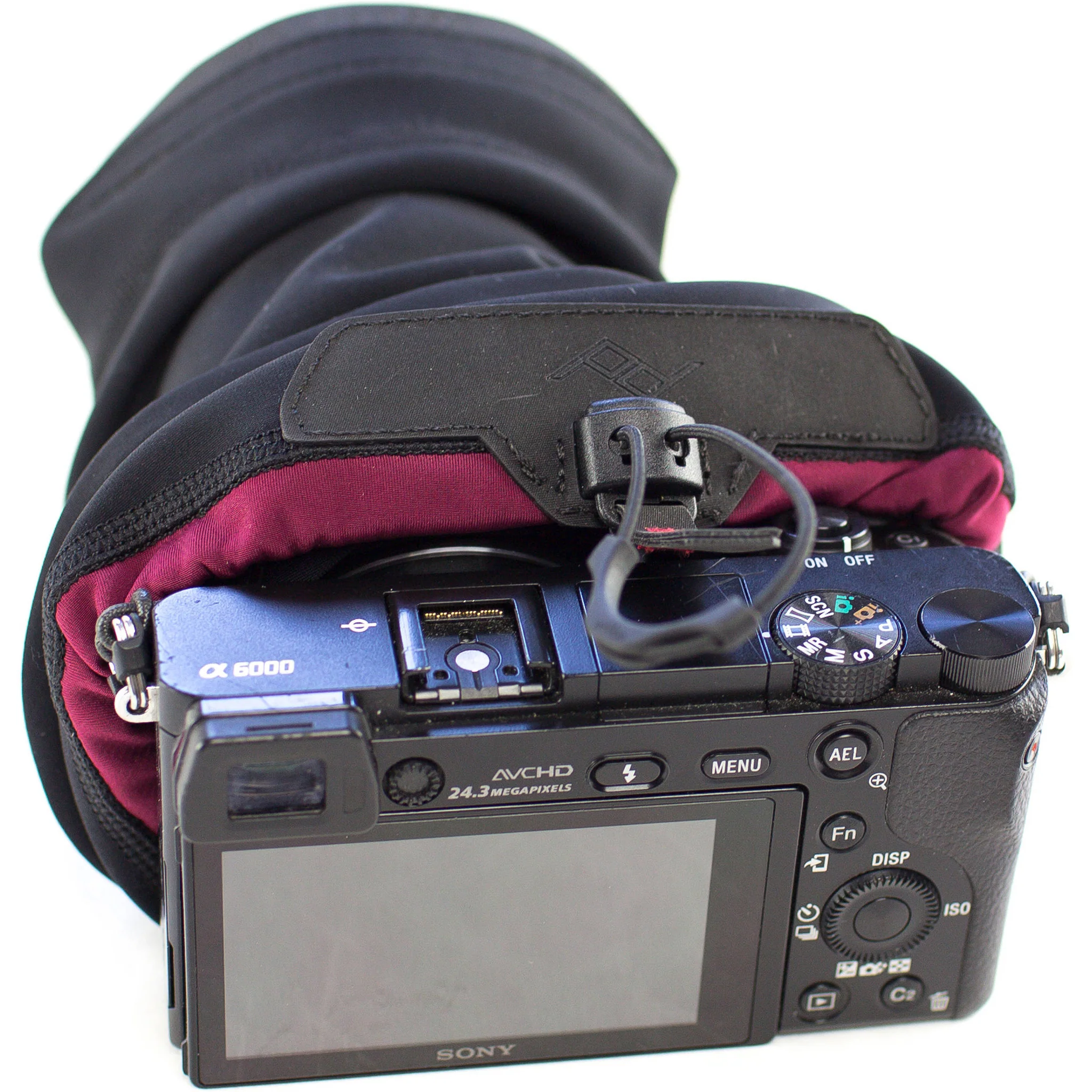 Peak Design Shell Small Form-Fitting Rain and Dust Cover (Black) - Image 19