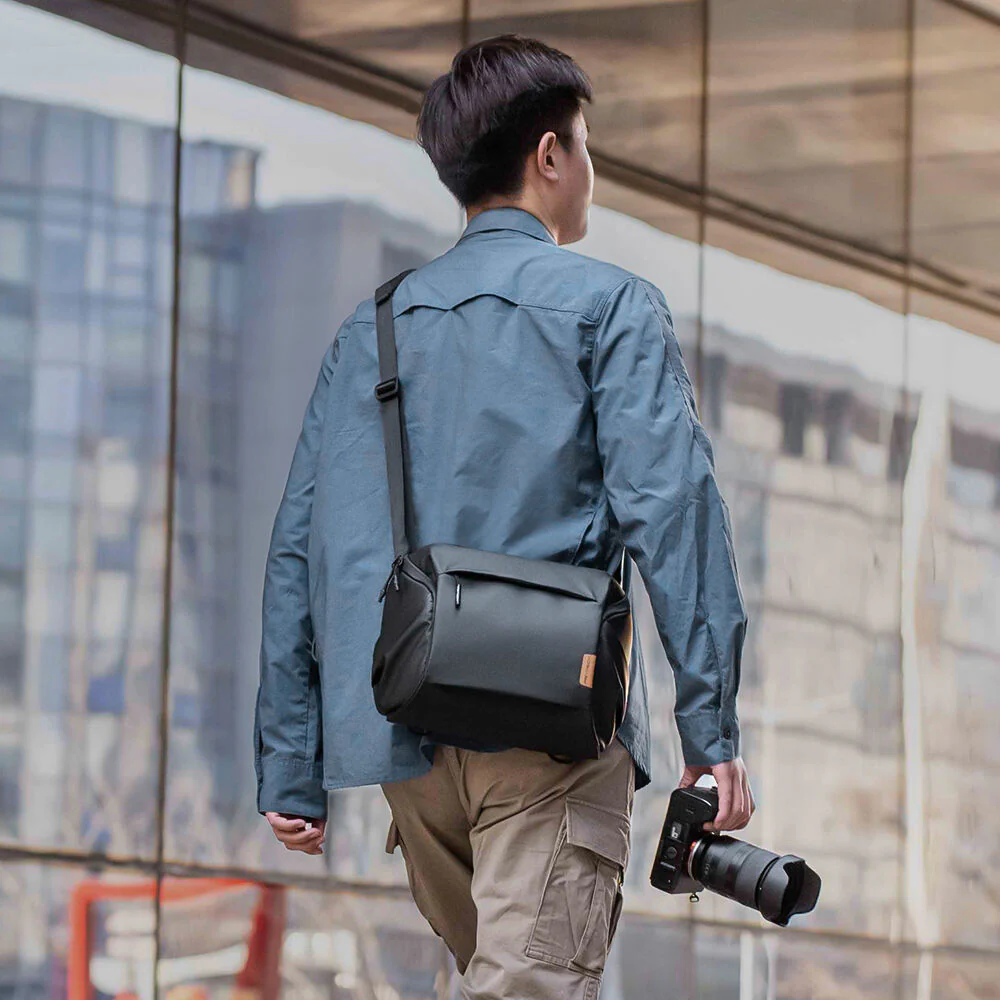 PGYTECH OneGo Shoulder Bag (6L, Obsidian Black) - Image 2