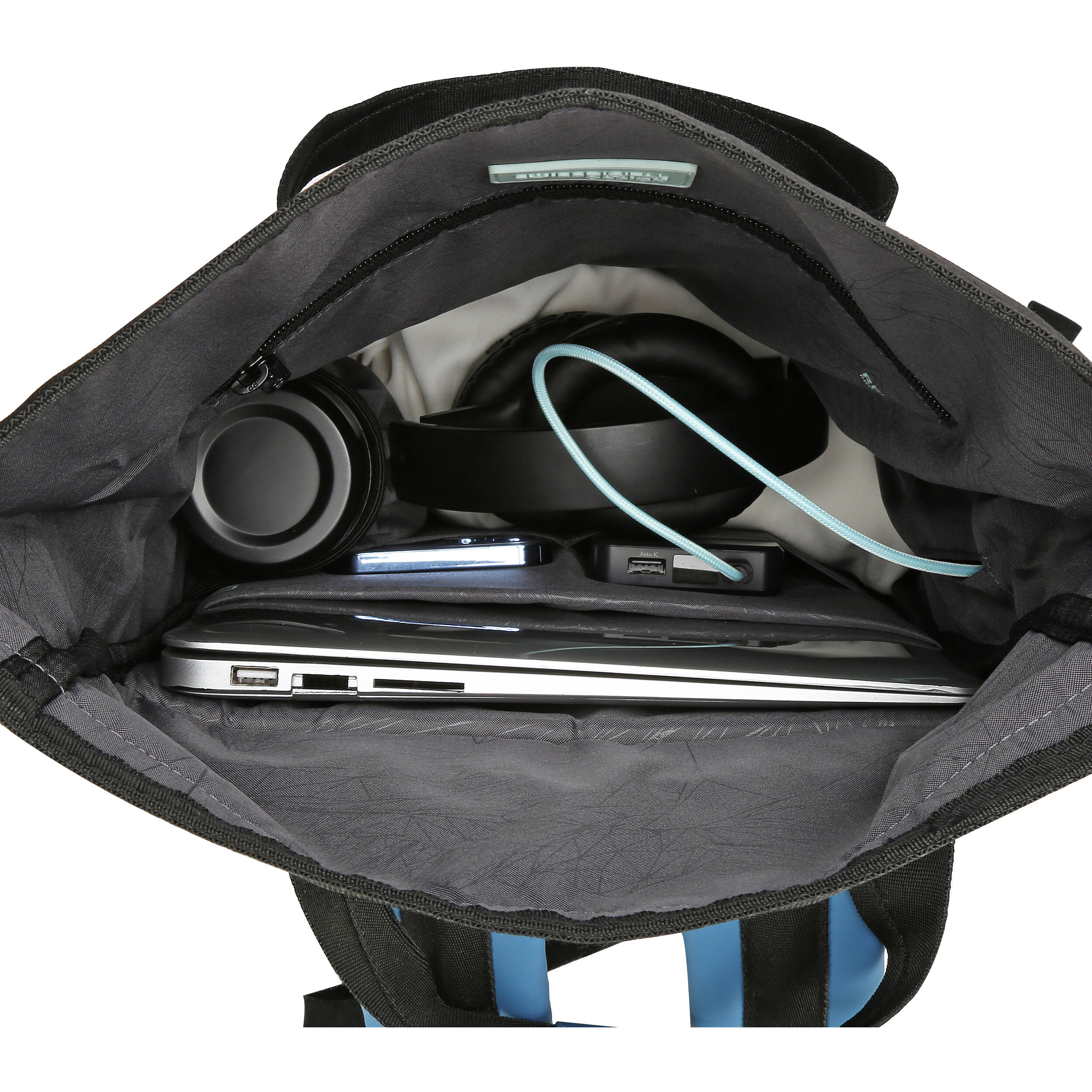 Swissdigital LAMONE M Backpack (Dark Blue, 10L) - Image 4